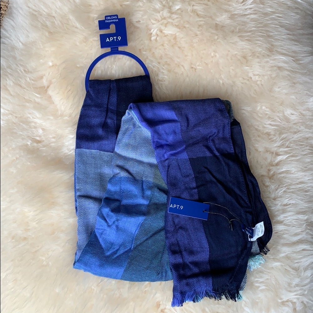 Blue Color-block Scarf